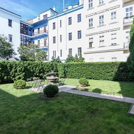 Historical Center Art With Hot-tub, Terrace And Garden Villa *
