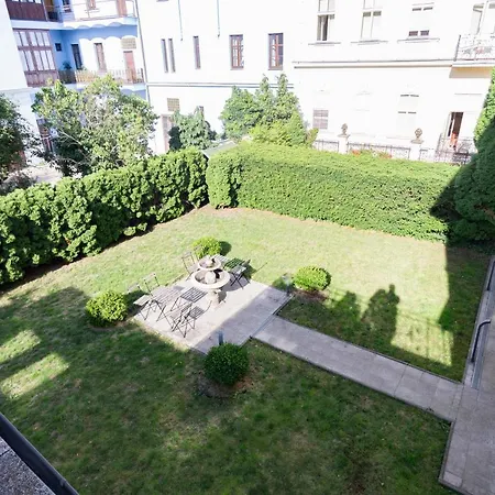 Historical Center Art With Hot-tub, Terrace And Garden Villa