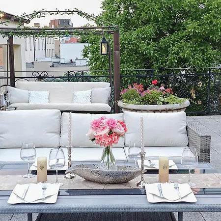 Unique Location With Hot-tub, Terrace And Garden Praag