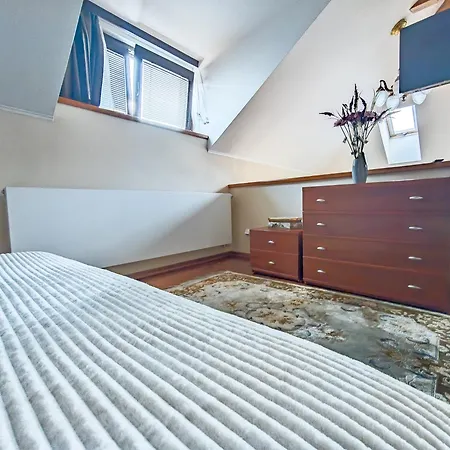 Unique Location With Hot-tub, Terrace And Garden Villa *