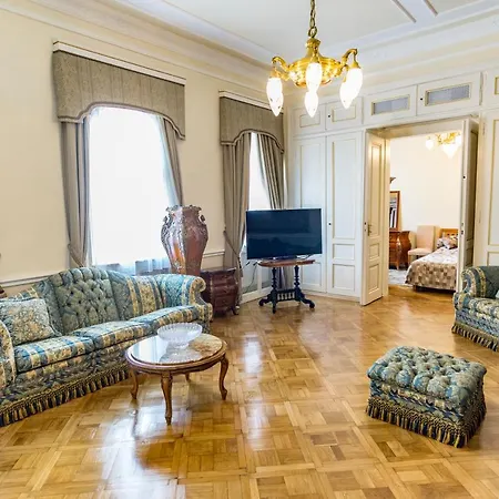 Historical Center Art With Hot-tub, Terrace And Garden *