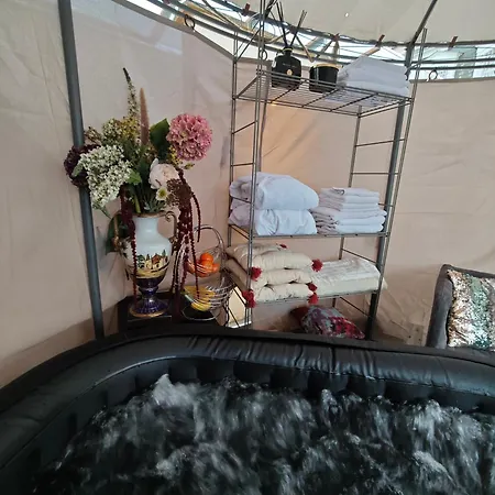 Unique Location With Hot-tub, Terrace And Garden *
