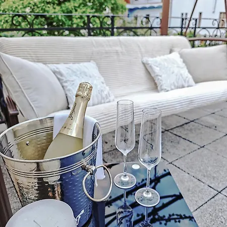 Unique Location With Hot-tub, Terrace And Garden *