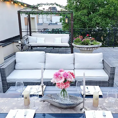 Villa Unique Location With Hot-tub, Terrace And Garden Prag