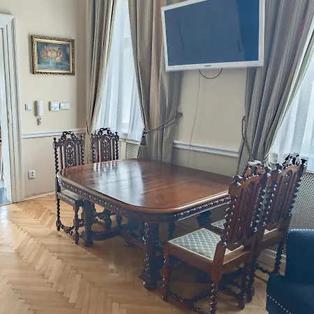 Villa Unique Location With Hot-tub, Terrace And Garden