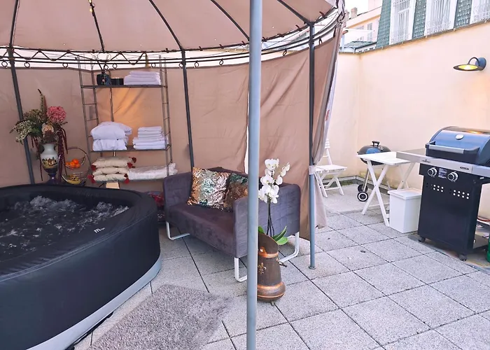 Unique Location With Hot-tub, Terrace And Garden Prag