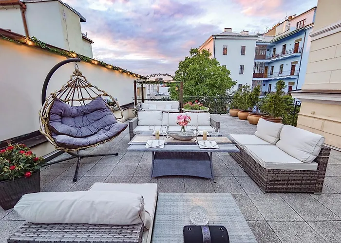 Unique Location With Hot-tub, Terrace And Garden Villa Prag