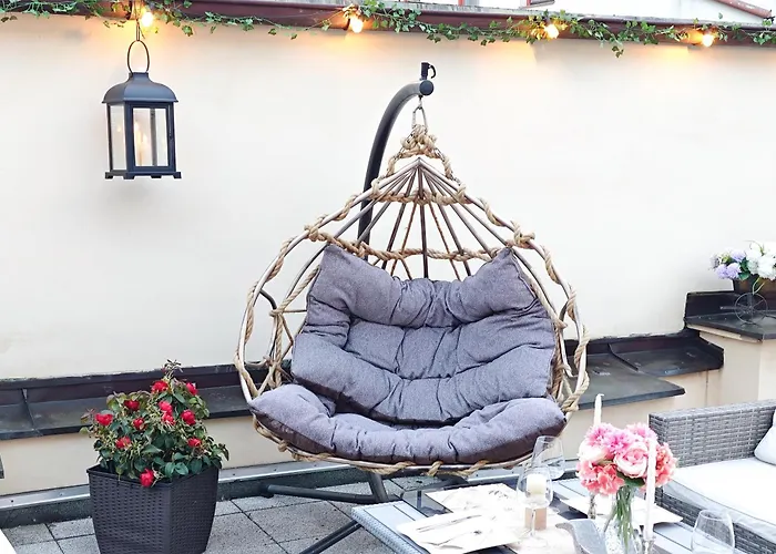 Unique Location With Hot-tub, Terrace And Garden Villa Prag