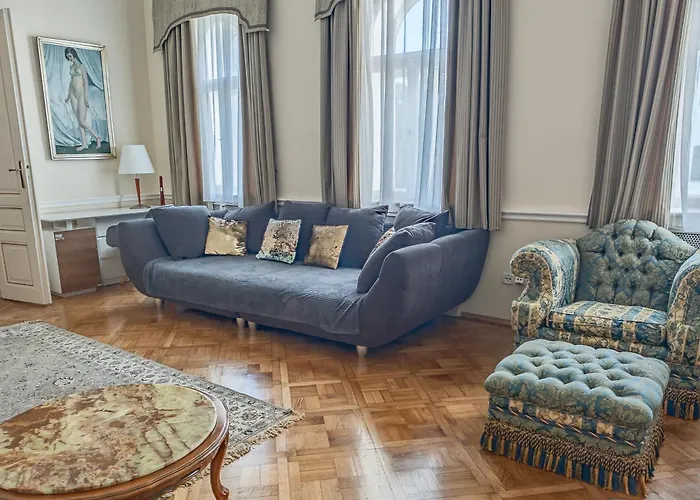 Villa Unique Location With Hot-tub, Terrace And Garden Prag