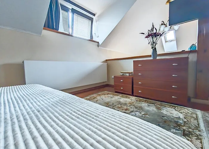 Unique Location With Hot-tub, Terrace And Garden Villa *