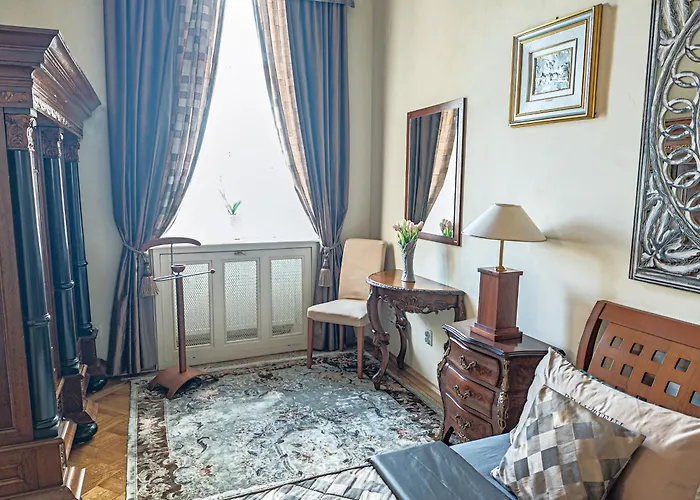 Villa Unique Location With Hot-tub, Terrace And Garden Prag