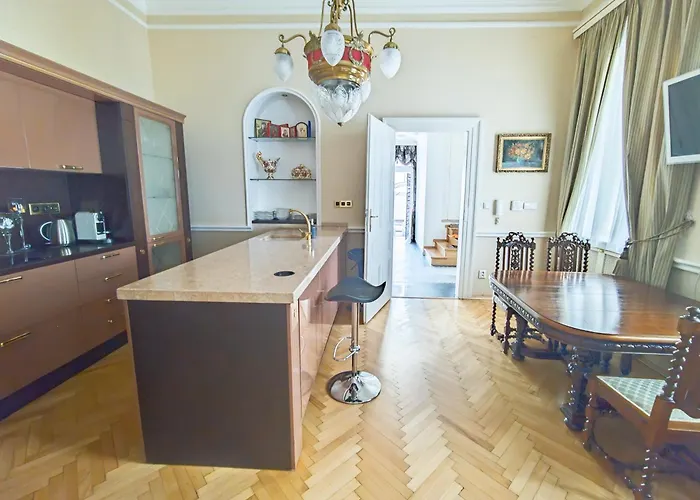 Unique Location With Hot-tub, Terrace And Garden * Prag