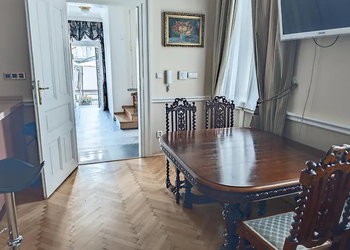 Unique Location With Hot-tub, Terrace And Garden Villa Prag