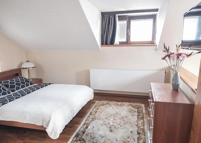 Villa Unique Location With Hot-tub, Terrace And Garden Prag