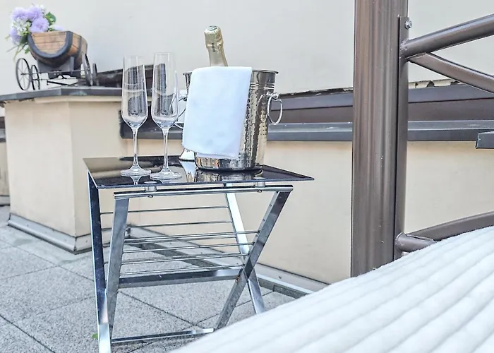 Unique Location With Hot-tub, Terrace And Garden * Prag