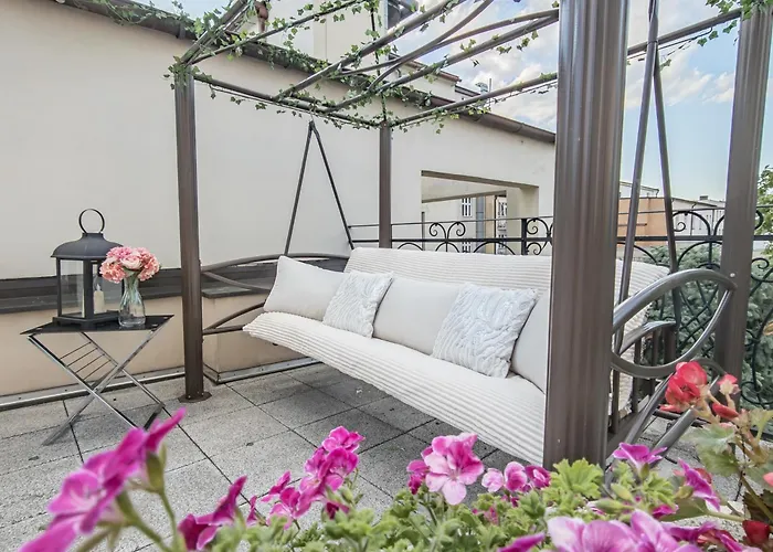Villa Unique Location With Hot-tub, Terrace And Garden Prag
