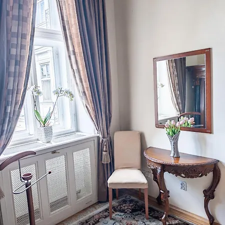 Unique Location With Hot-tub, Terrace And Garden Prag