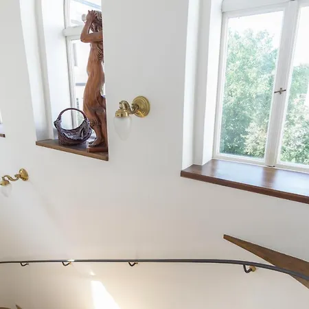 Unique Location With Hot-tub, Terrace And Garden *